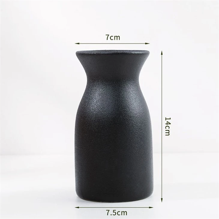 black vase modern 4